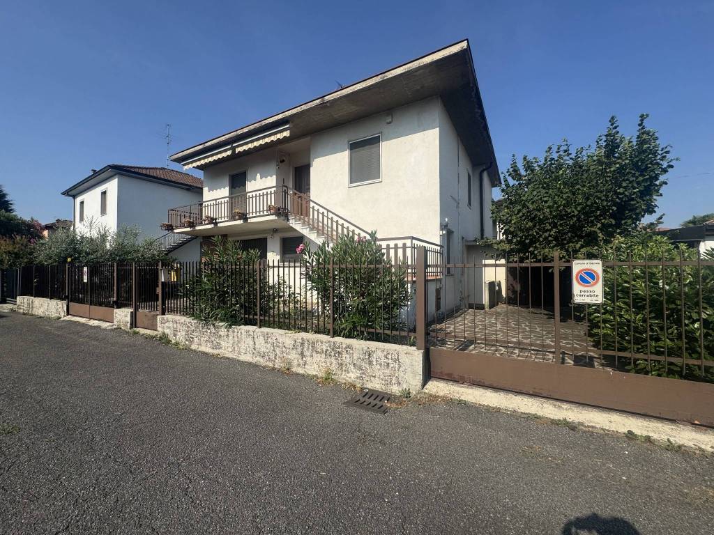 Villa a Dalmine - cod. 3804