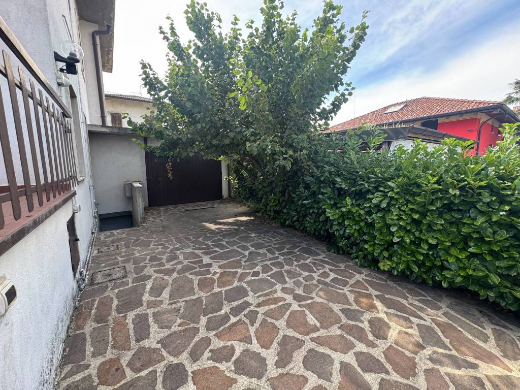 Villa a Dalmine - cod. 3804