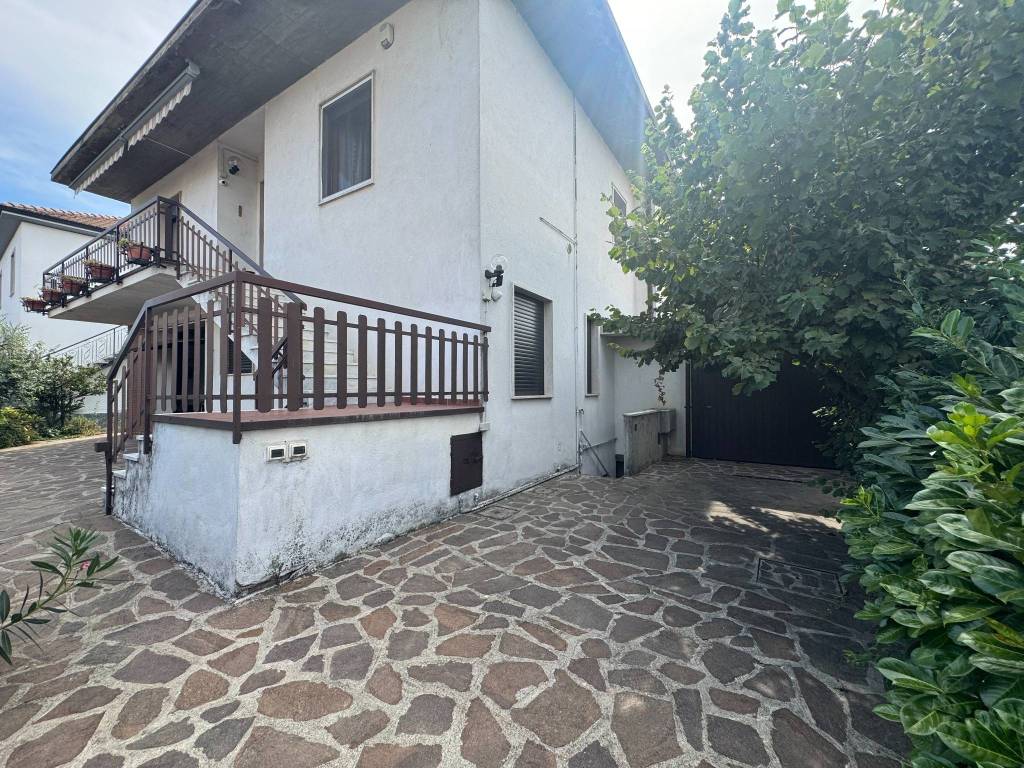 Villa a Dalmine - cod. 3804