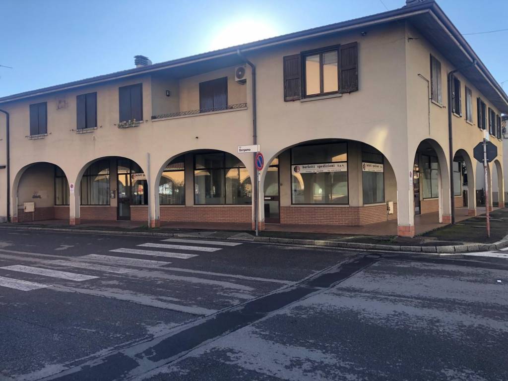 Negozio a Dalmine - cod. 3813