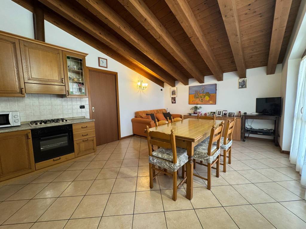 Villa a Levate - cod. 3818