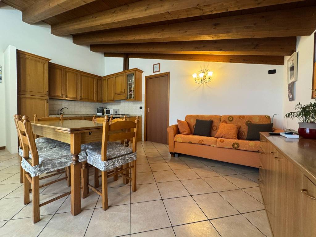 Villa a Levate - cod. 3818