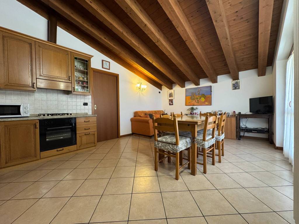 Villa a Levate - cod. 3818