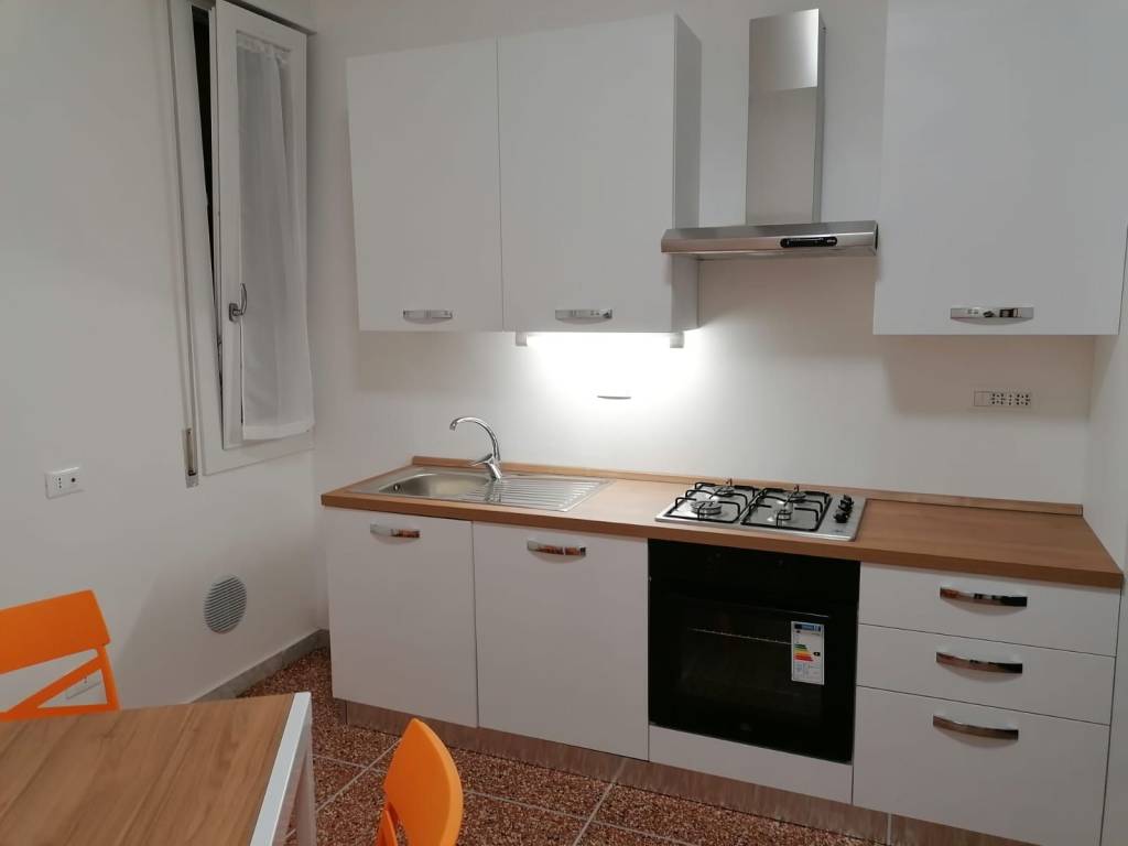 Immagine 1 Annuncio 193307584