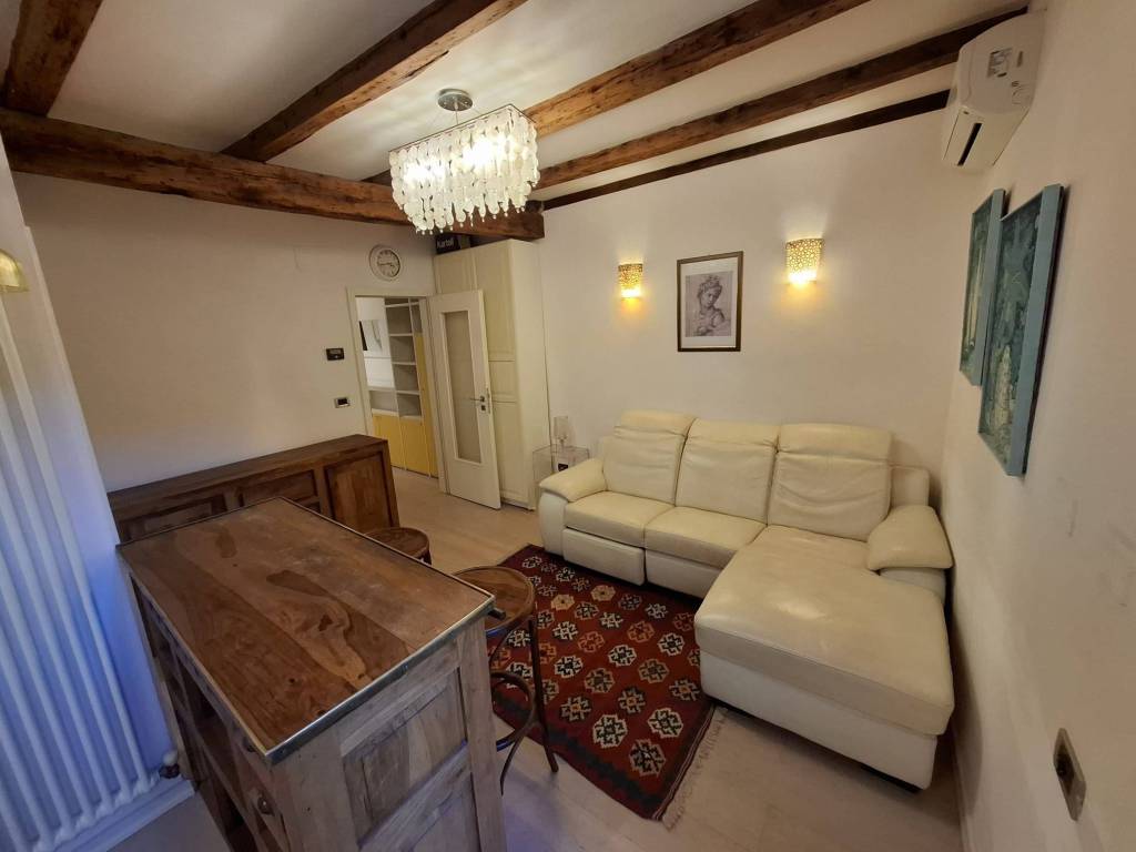 Immagine Annuncio 193353799