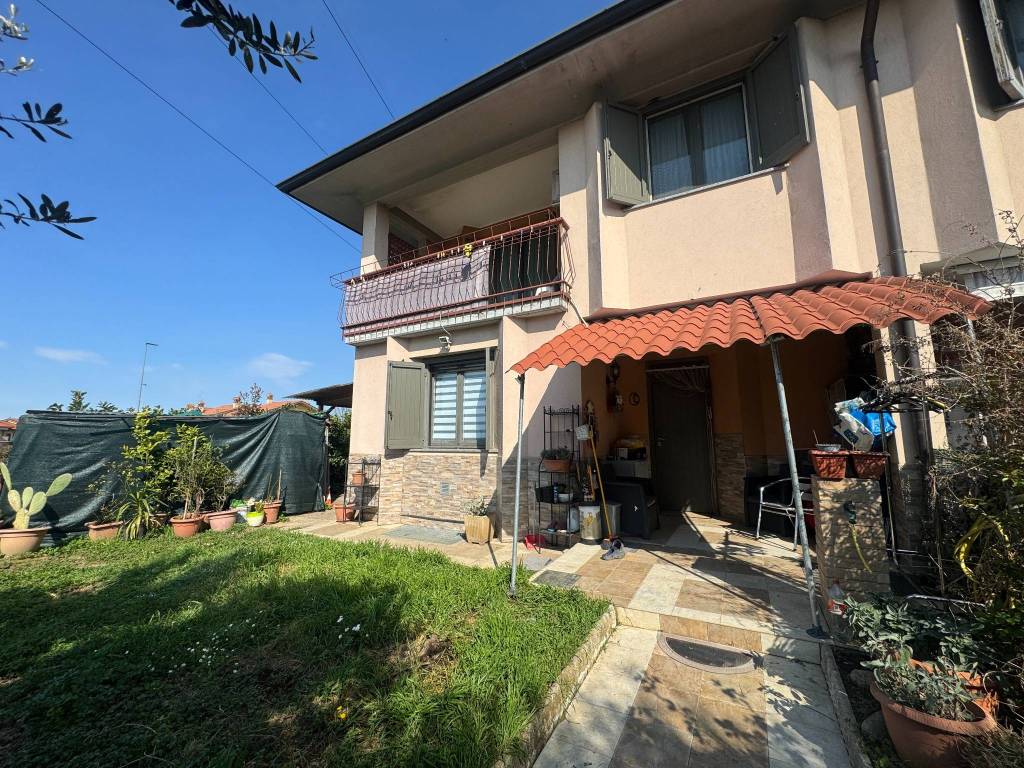 Villa a Schiera a Suisio - cod. 3835