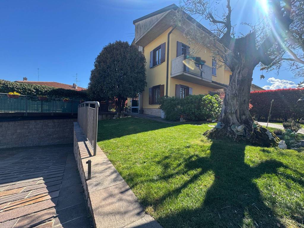 Villa a Dalmine - cod. 3837