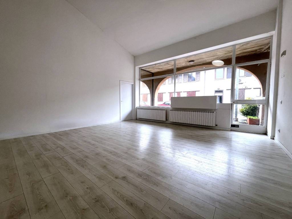 Negozio a Dalmine - cod. 3840