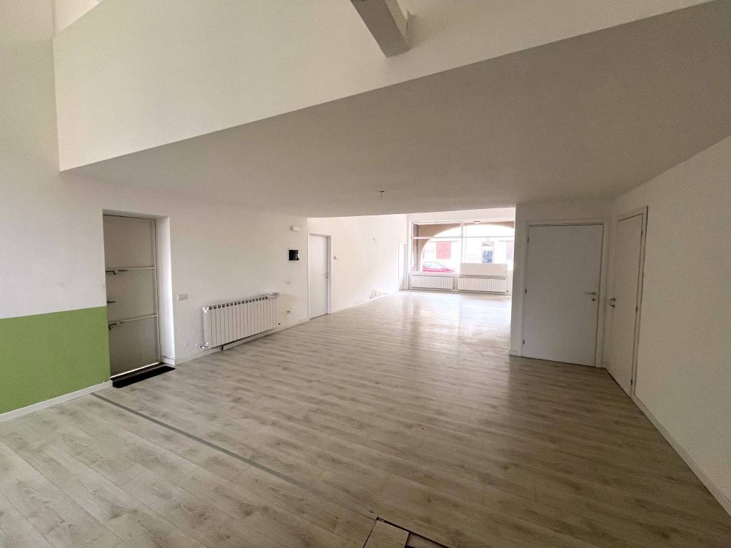 Negozio a Dalmine - cod. 3841