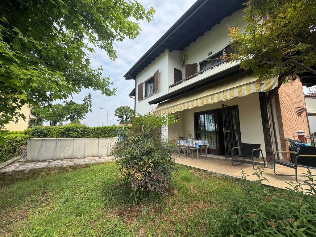 Villa a Dalmine - cod. 3844