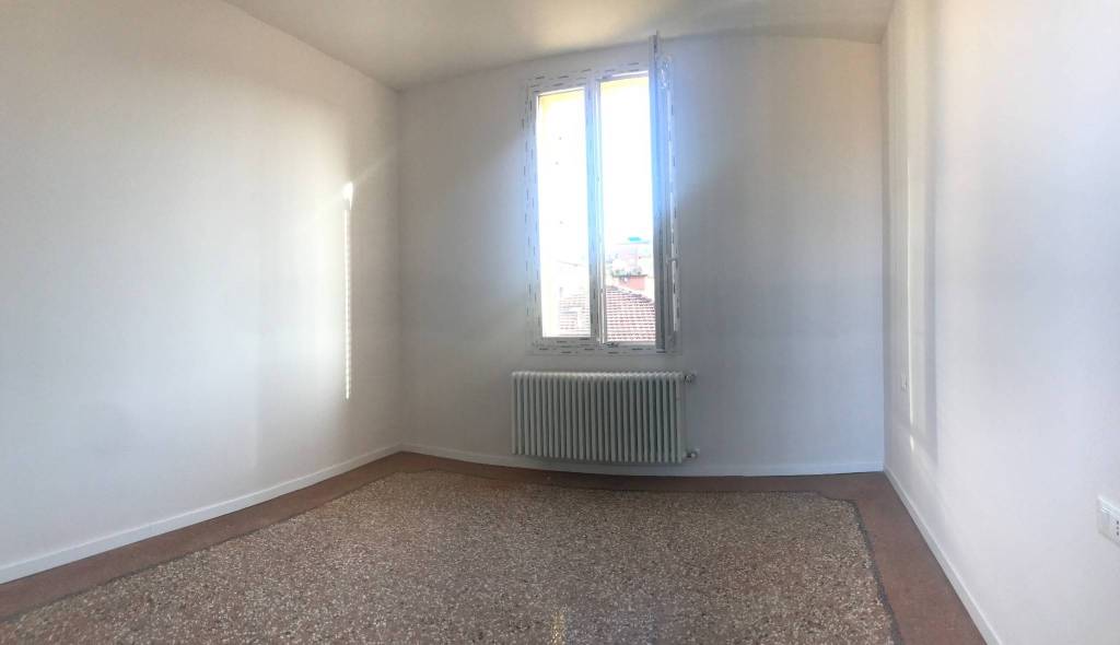 Immagine 2 Annuncio 193656102